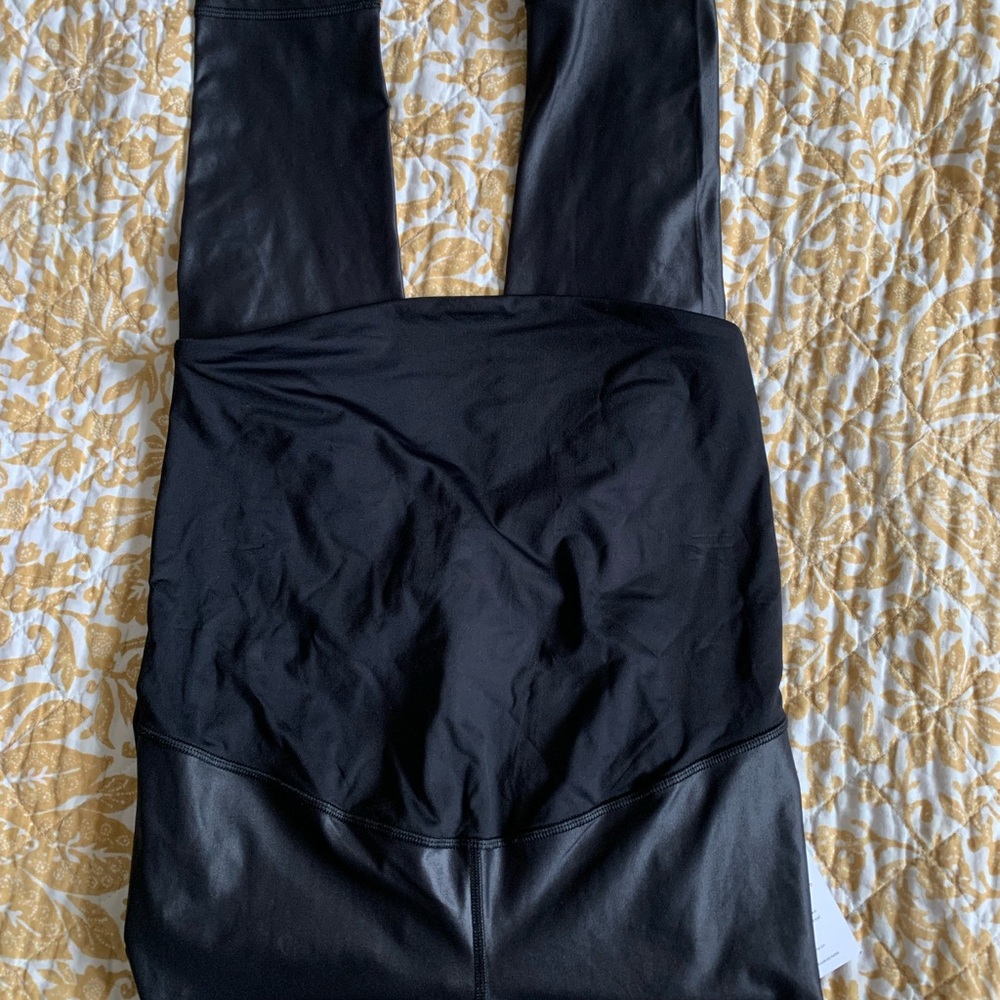 High Gloss Maternity leggings black. NWT - Picture 10 of 15